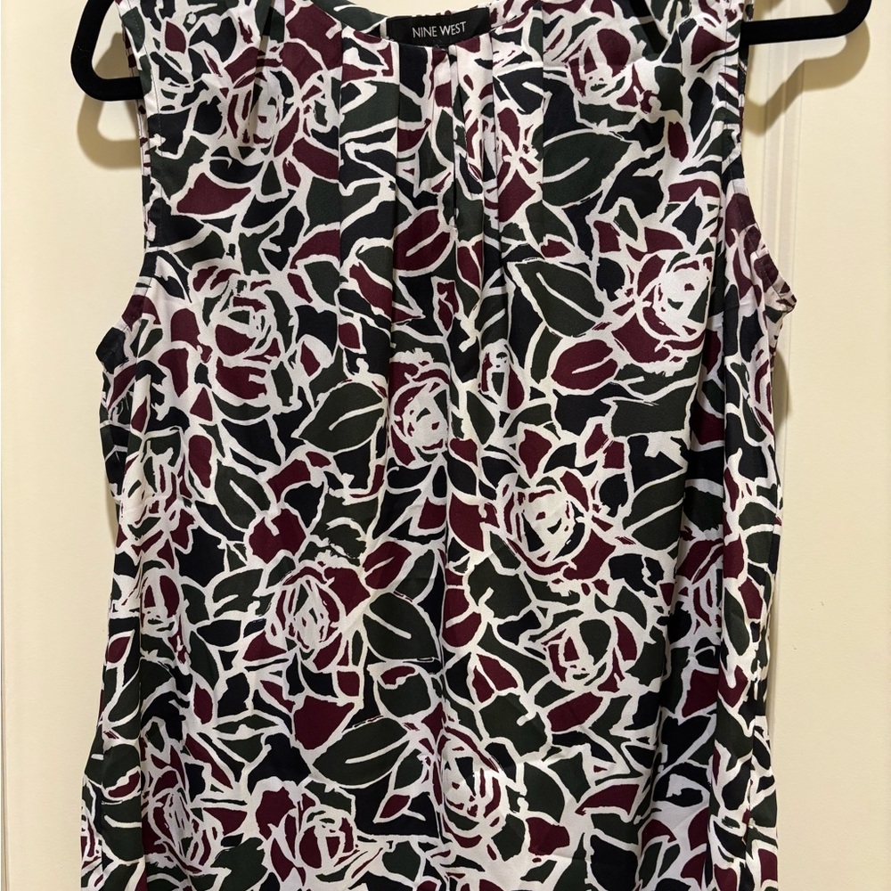 Nine West Women's Sleeveless Floral Top - Black and Burgundy